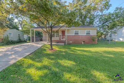 214 Kingsbury, Warner Robins, GA 31088 - Photo 1