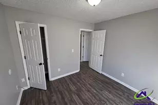 302 Kensington Cir, Warner Robins, GA 31093 - Photo 9