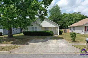 302 Kensington Cir, Warner Robins, GA 31093 - Photo 3