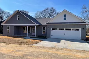 112 Pecan St, Cochran, GA 31014 - Photo 1