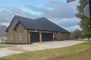 114 Hampton Point, Warner Robins, GA 31088 - Photo 3