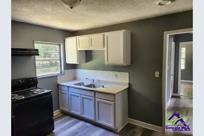 215 Camellia Circle, Warner Robins, GA 31093 - Photo 3