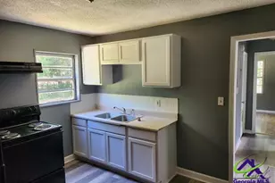 215 Camellia Cir, Warner Robins, GA 31093 - Photo 3