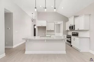 102 Hunt&apos S Landing Dr, Kathleen, GA 31047 - Photo 11