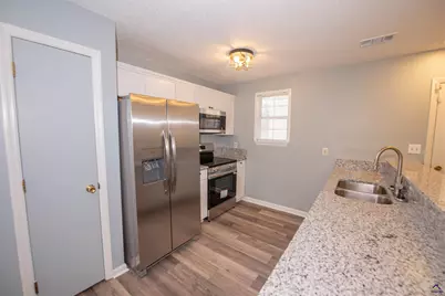 302 Dunmurry Place, Warner Robins, GA 31093 - Photo 5