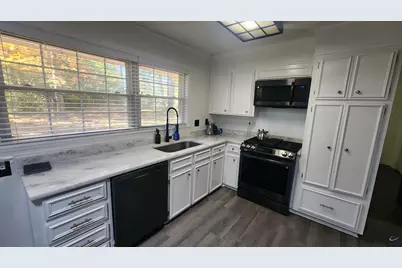 101 Robinhood Drive, Warner Robins, GA 31088 - Photo 9