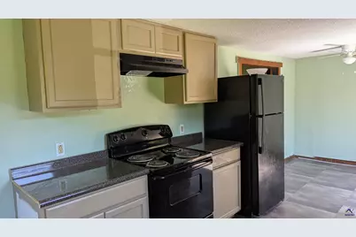 108 Margaret Drive, Warner Robins, GA 31093 - Photo 3