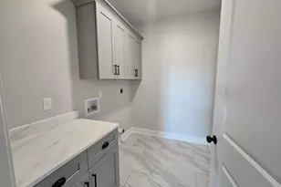 211 Serenity Ct, Byron, GA 31008 - Photo 9