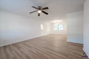 805 Coventry Cir, Perry, GA 31069 - Photo 5