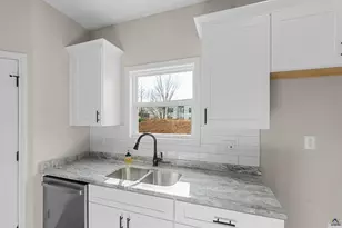 236 Beau Claire Cir, Byron, GA 31008 - Photo 7