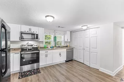 202 Martin Luther King Drive, Perry, GA 31069 - Photo 17