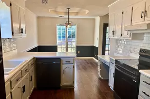 205 Bowen Dr, Warner Robins, GA 31088 - Photo 7