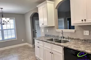 106 Ellington Ct, Perry, GA 31069 - Photo 5