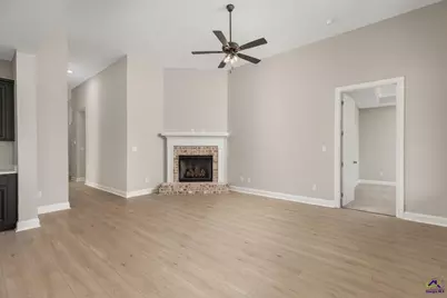 205 Farmland Circle, Perry, GA 31069 - Photo 7