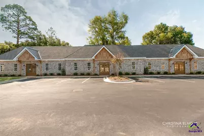 402 General Courtney Hodges Boulevard, Perry, GA 31069 - Photo 1