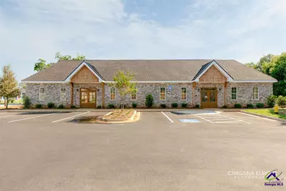 402 General Courtney Hodges Boulevard, Perry, GA 31069 - Photo 3