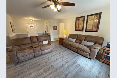 210 Oak Ridge Dr, Byron, GA 31008 - Photo 13