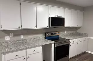 422 Lake Front Dr, Warner Robins, GA 31088 - Photo 11