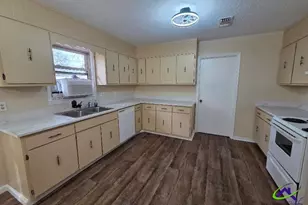 2412 Shea Dr, Macon, GA 31206 - Photo 9