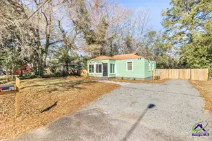 215 Peachtree Cir, Warner Robins, GA 31088 - Photo 1