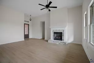 202 Farmland Circle, Perry, GA 31069 - Photo 9