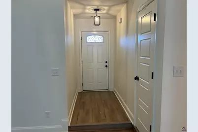 110 Eastlake, Warner Robins, GA 31093 - Photo 5