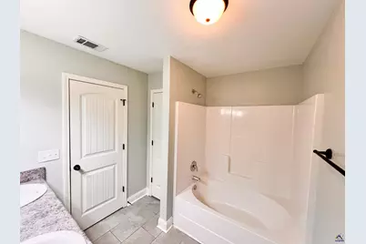 121 Washington Place Drive, Perry, GA 31069 - Photo 13