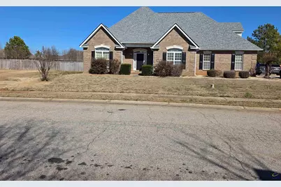 604 Twelve Oaks Drive, Warner Robins, GA 31088 - Photo 1