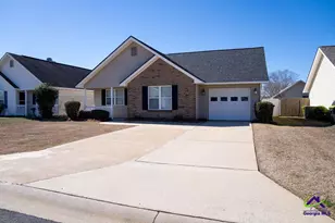 319 Deerfield Cir, Warner Robins, GA 31088 - Photo 3