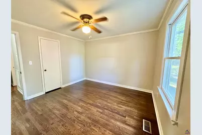 1319 Laura Avenue, Warner Robins, GA 31088 - Photo 15