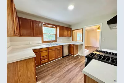 1319 Laura Avenue, Warner Robins, GA 31088 - Photo 5