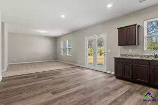 1077 Cold Water Dr, Griffin, GA 30224 - Photo 9