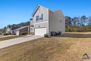 1077 Cold Water Dr, Griffin, GA 30224 - Photo 3