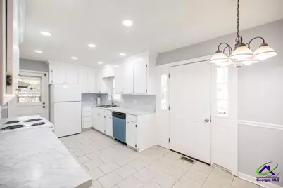 718 Oakview, Warner Robins, GA 31093 - Photo 13