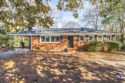 718 Oakview, Warner Robins, GA 31093 - Photo 1