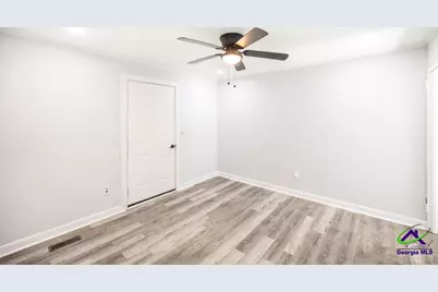 1334 Lakeview Drive, Macon, GA 31206 - Photo 9
