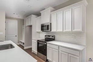 208 Farmland Circle, Perry, GA 31069 - Photo 15