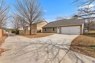 205 Charles Gray Blvd, Perry, GA 31069 - Photo 3