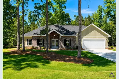 175 Wood Oak Circle, Cochran, GA 31014 - Photo 1