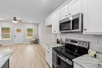 302 Beau Claire Circle, Warner Robins, GA 31008 - Photo 9