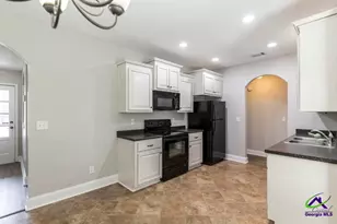 510 Leisure Lake Dr, Warner Robins, GA 31088 - Photo 13