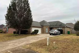 523 Manchester Ln, Byron, GA 31008 - Photo 1