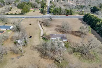 1401 S Houston Lake Road, Kathleen, GA 31047 - Photo 9