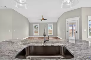 1801 Quail Ridge Ln, Perry, GA 31069 - Photo 9
