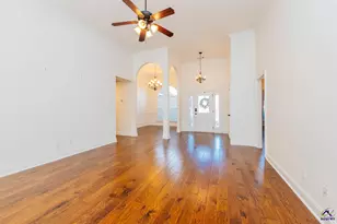 214 Cheshire Dr, Warner Robins, GA 31088 - Photo 3