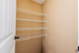 214 Cheshire Dr, Warner Robins, GA 31088 - Photo 11