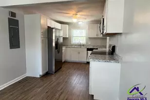 105 Robinhood Dr, Warner Robins, GA 31088 - Photo 9