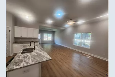 102 Silver Maple, Byron, GA 31008 - Photo 3