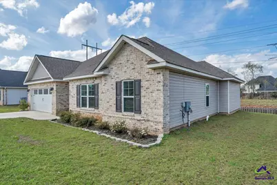 629 Broderick, Warner Robins, GA 31088 - Photo 3