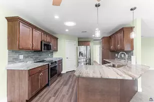 423 Lamplight Dr, Byron, GA 31008 - Photo 3